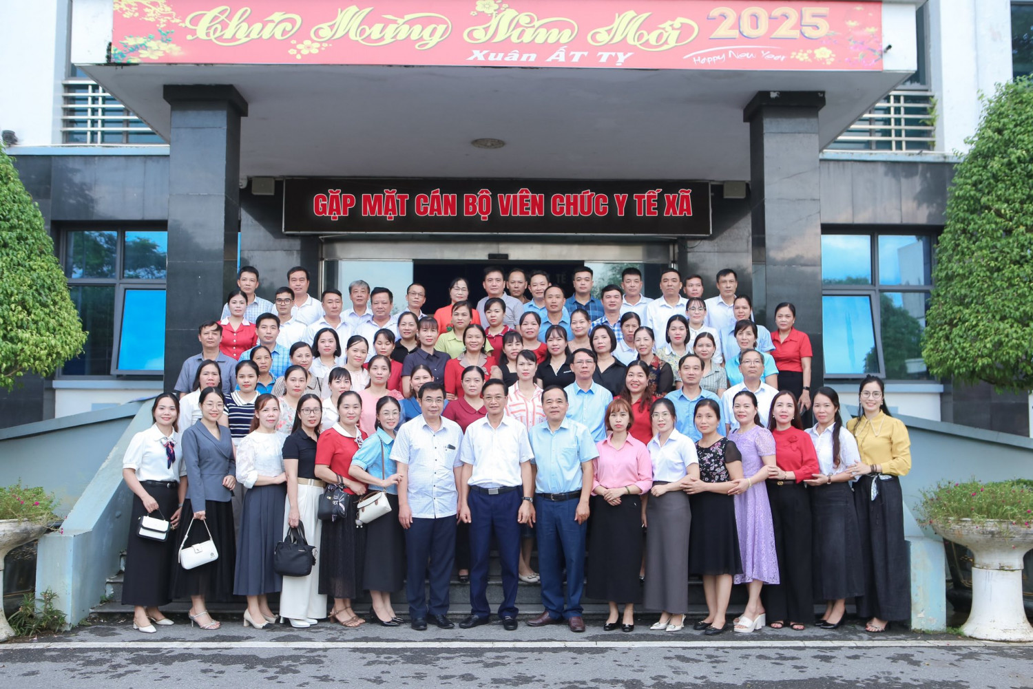 LÃNH ĐẠO TTYT KHU VỰC HẠ HOÀ - GẶP MẶT CÁN BỘ Y TẾ XÃ