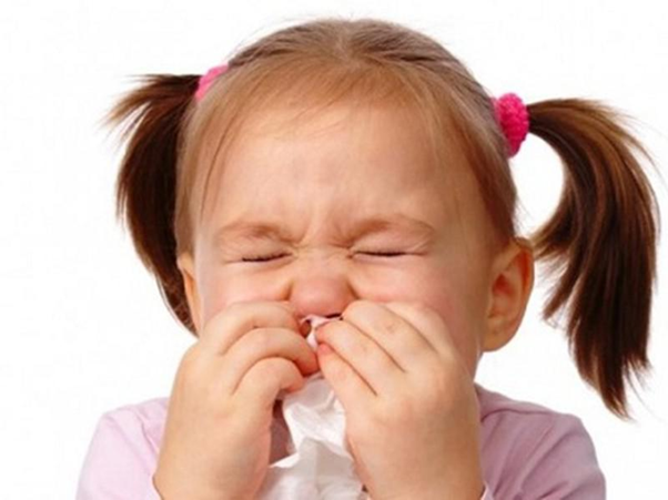 MỘT SỐ BỆNH LÝ THƯỜNG GẶP Ở TRẺ NHỎ KHI GIAO MÙA